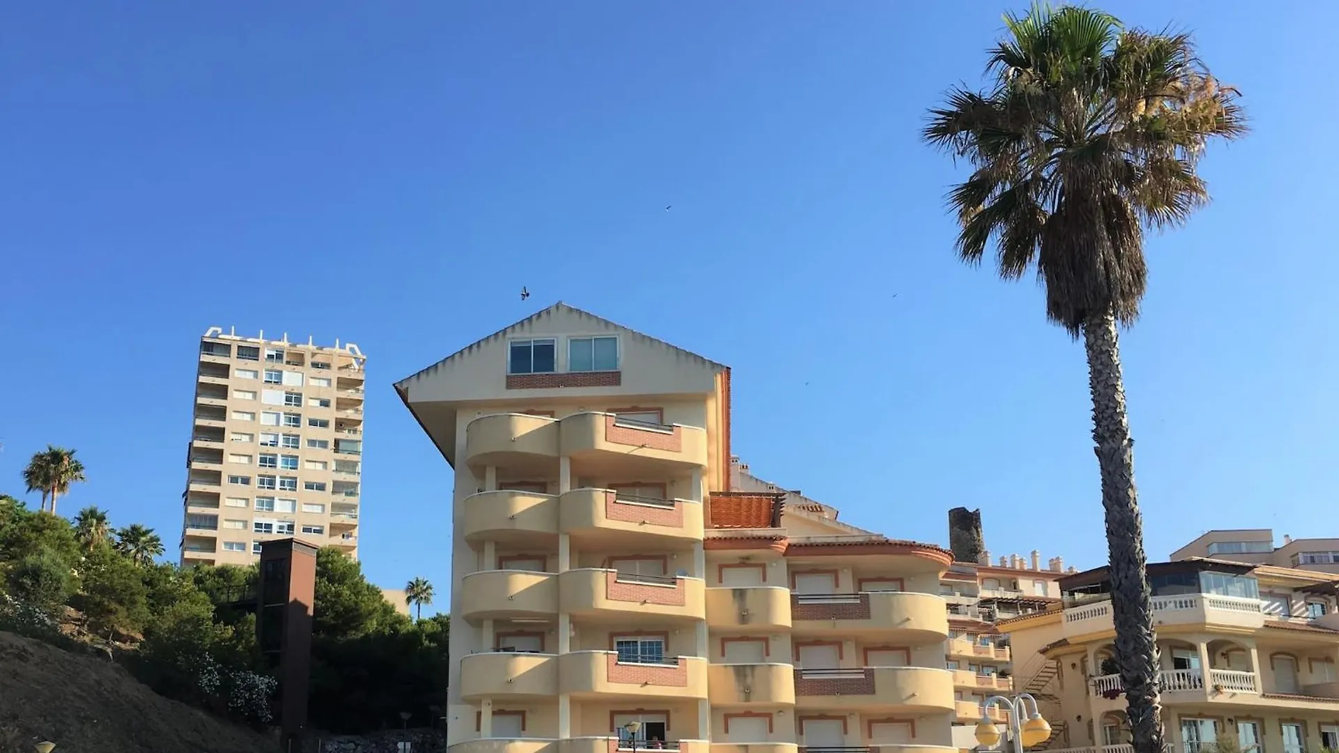 Large Apartment With Sea Views & Terrace Benalmádena Hiszpania