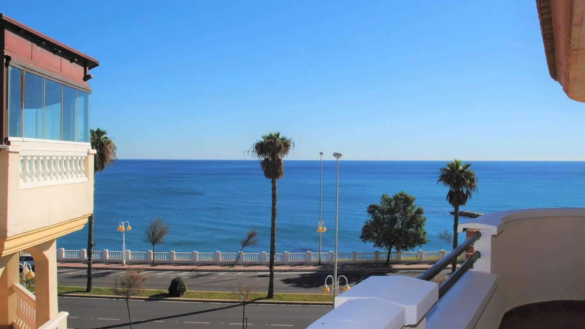 Large Apartment With Sea Views & Terrace Benalmadena