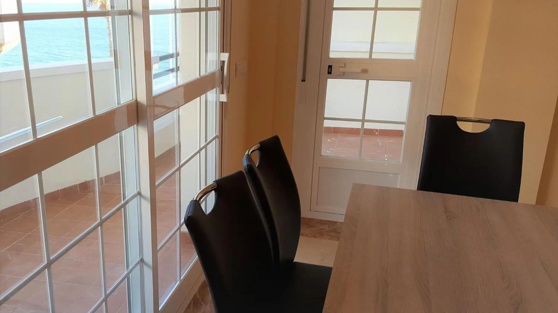 Large Apartment With Sea Views & Terrace Benalmadena